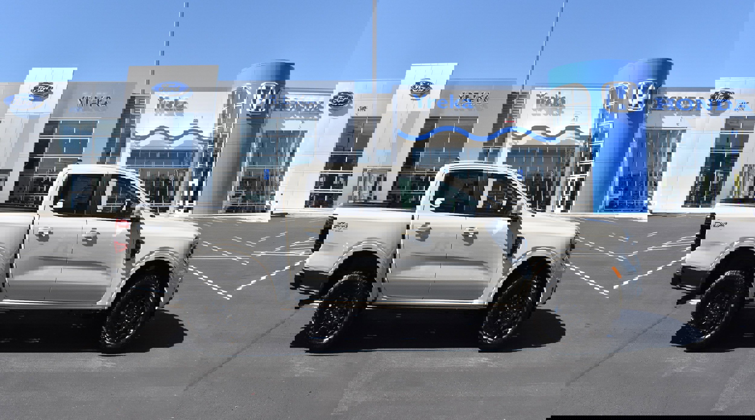 New 2025 Ford Ranger Lariat w/ FX4 Off-Road Package