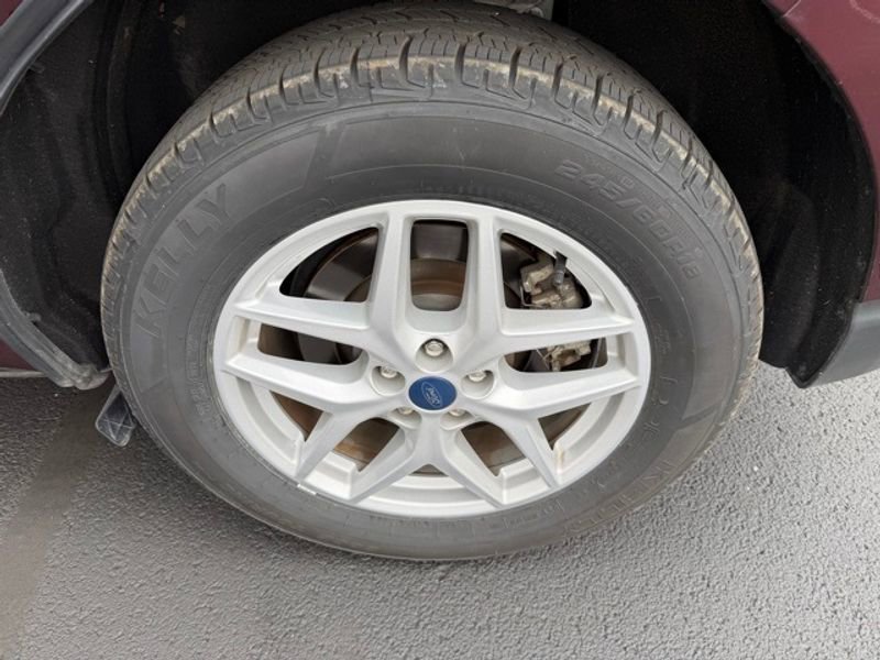 Used 2022 Ford Edge SEL w/ Convenience Package AWD/4WD image 24