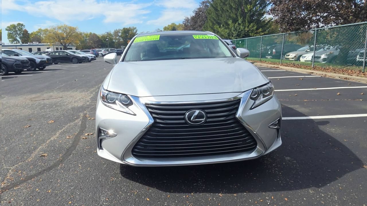 Used 2018 Lexus ES 350 w/ Luxury Package w/Wood Trim FWD image 3