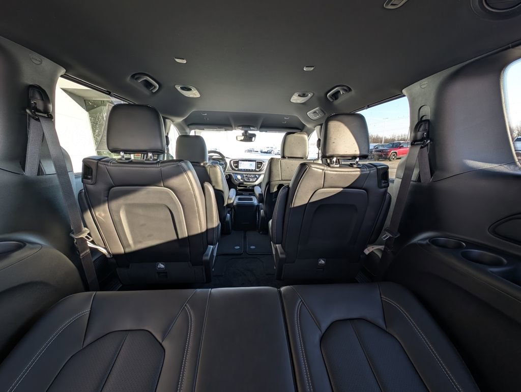 New 2026 Chrysler Pacifica Select image 28