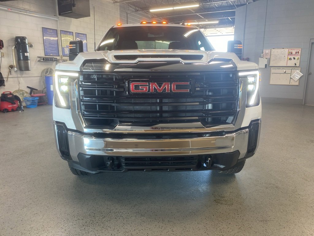 New 2025 GMC Sierra 3500 Pro image 2