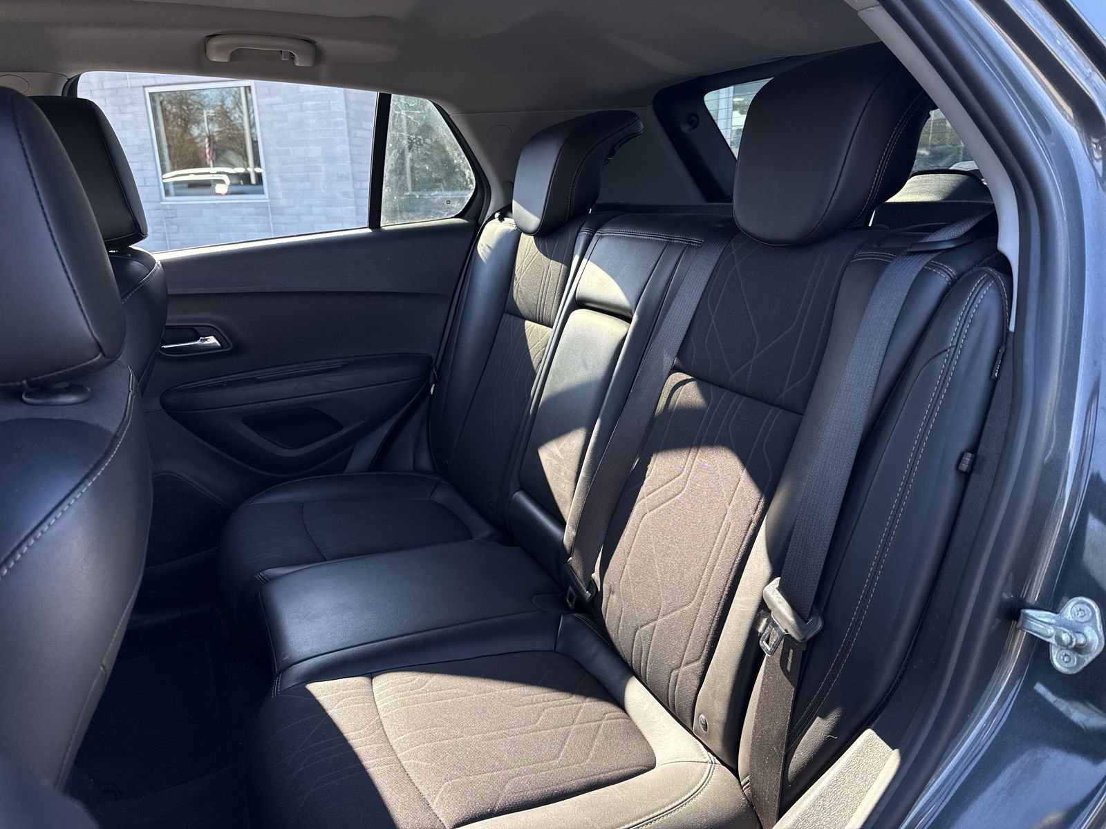 Used 2020 Chevrolet Trax LT w/ LT Convenience Package FWD image 24