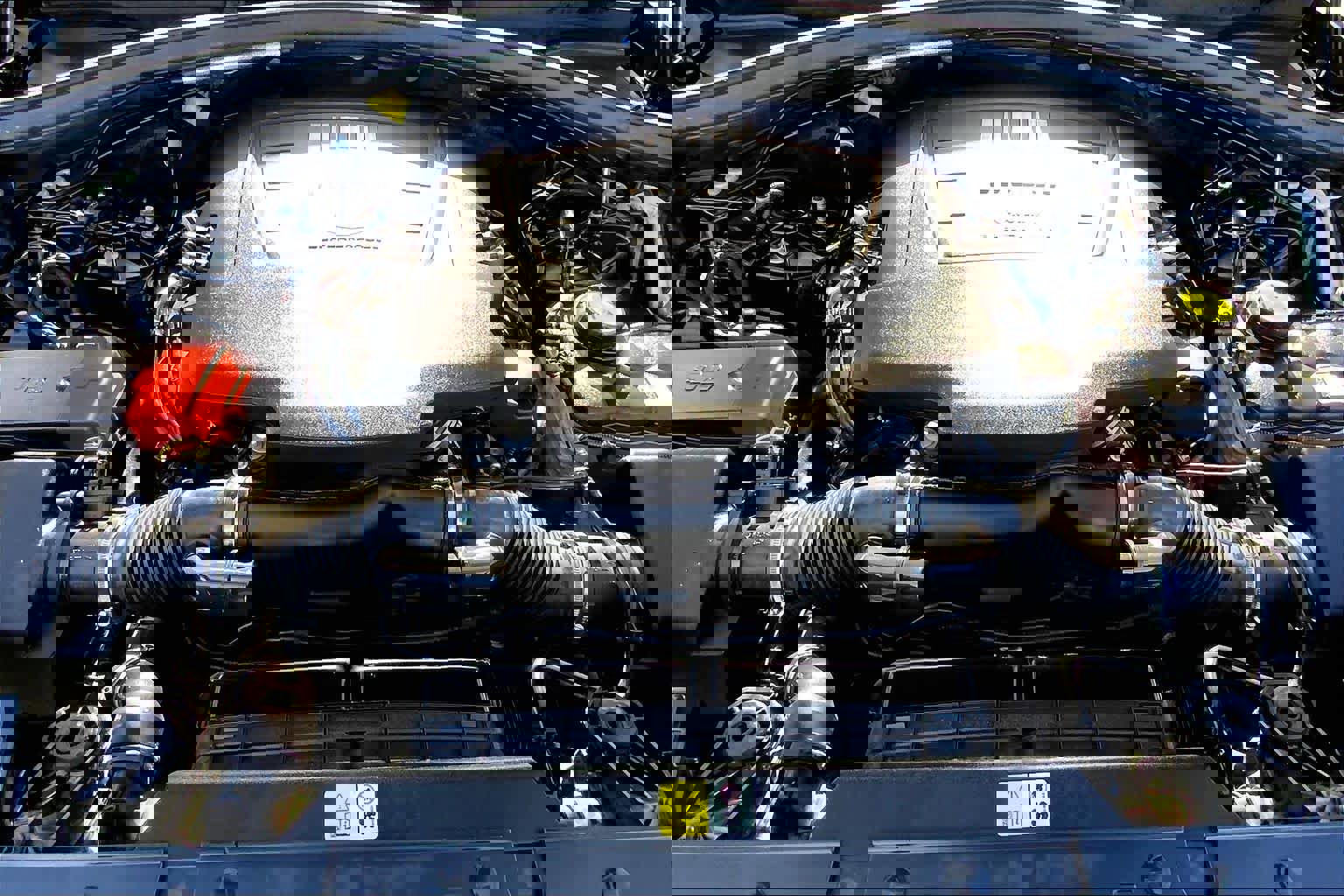 Used 2020 Land Rover Range Rover Velar R-Dynamic HSE image 28