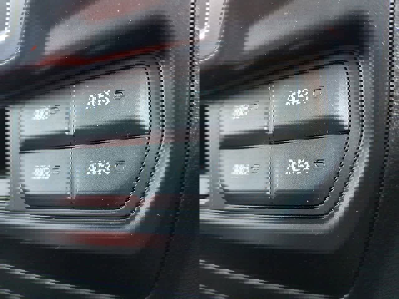 Certified 2022 Jeep Wrangler Willys image 18