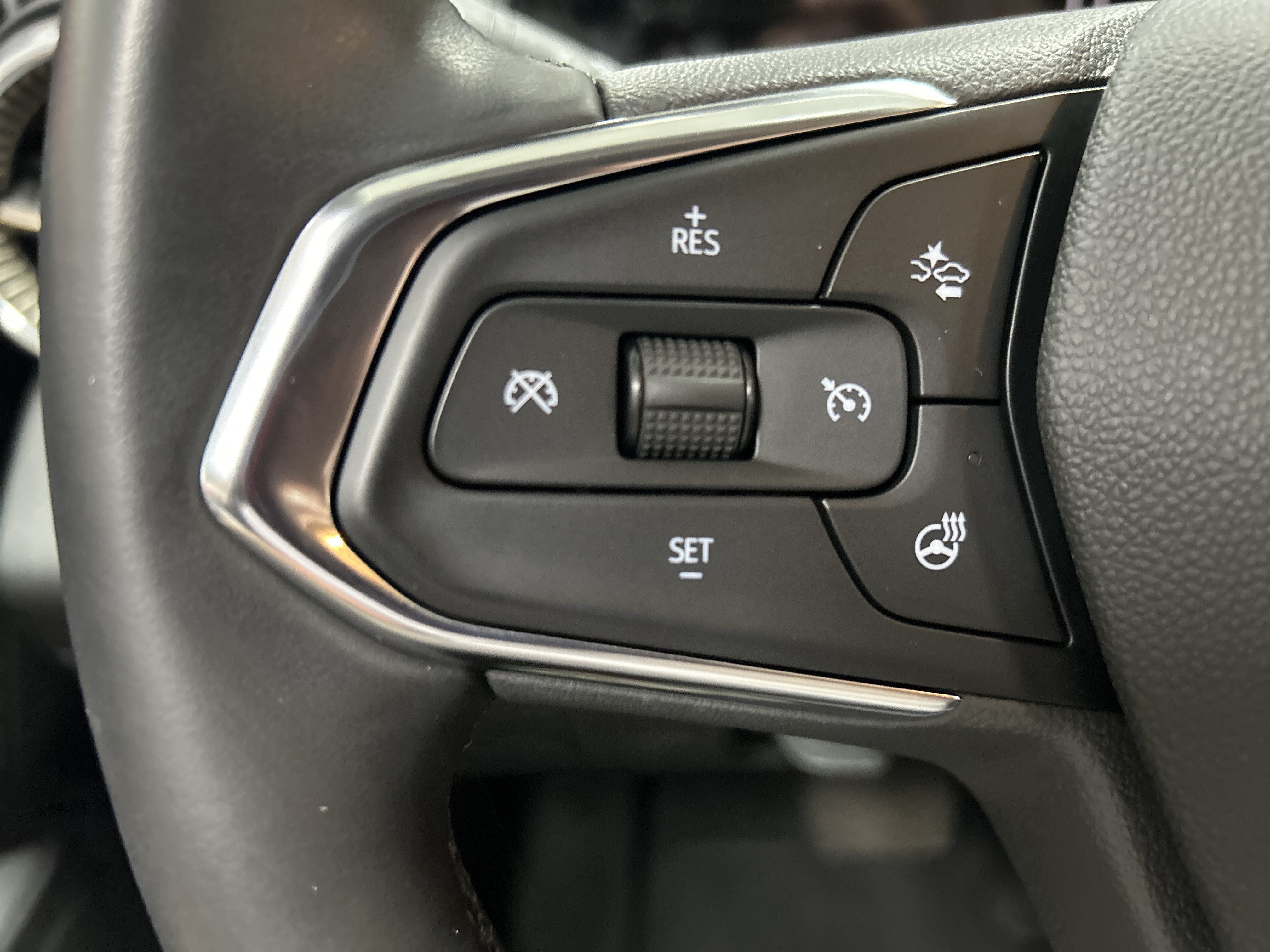 Used 2025 Chevrolet Trax ACTIV w/ Driver Confidence Package FWD image 30