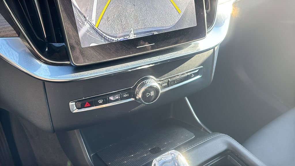 Certified 2025 Volvo XC90 B6 Plus AWD/4WD image 20