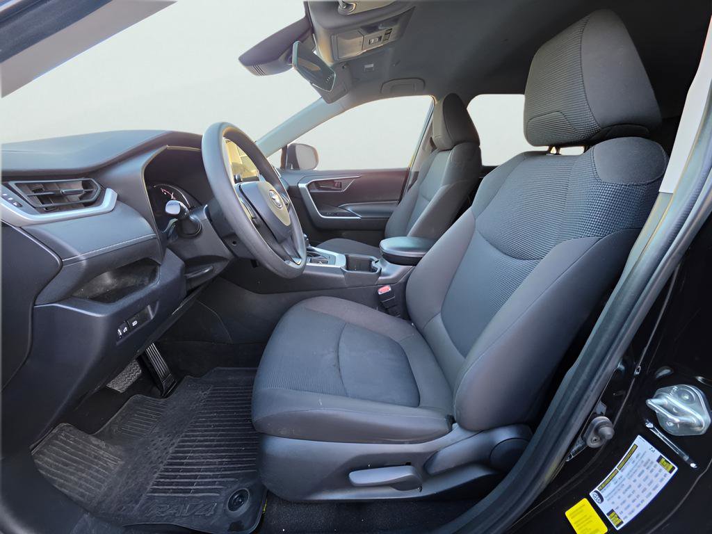 Used 2023 Toyota RAV4 LE FWD image 31