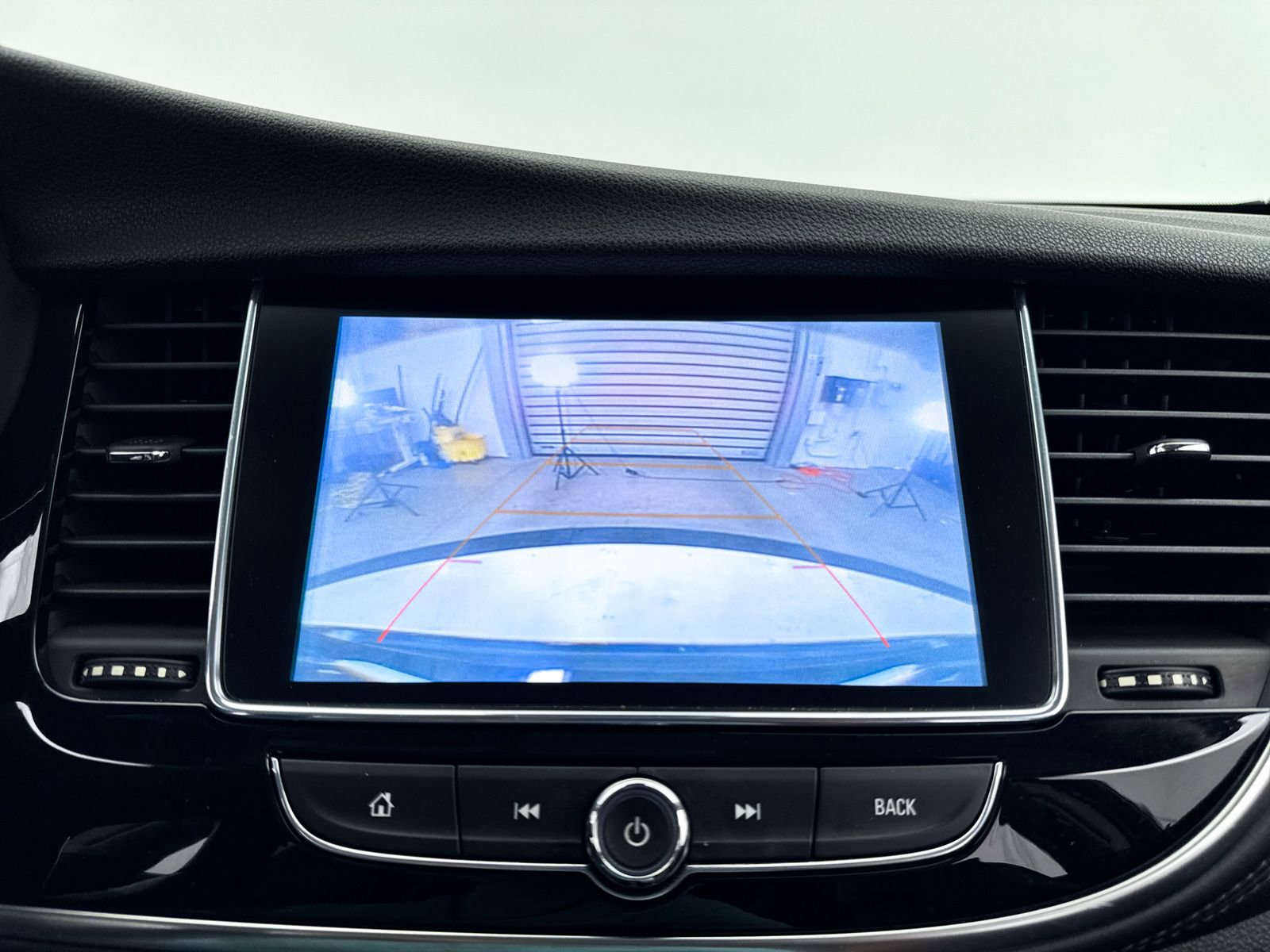 Used 2018 Buick Encore Preferred image 8