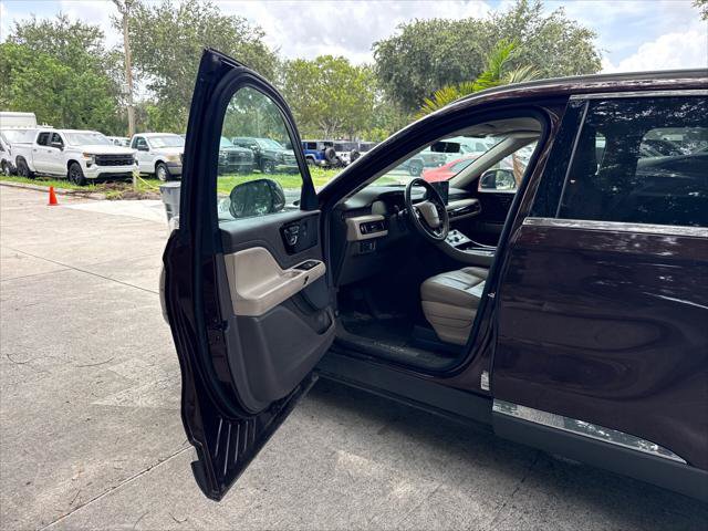 Used 2020 Lincoln Aviator Reserve w/ Equipment Group 201A AWD/4WD image 12