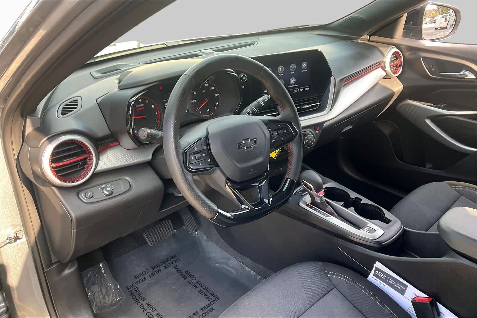 Used 2026 Chevrolet Trax RS w/ Sunroof Package FWD image 18
