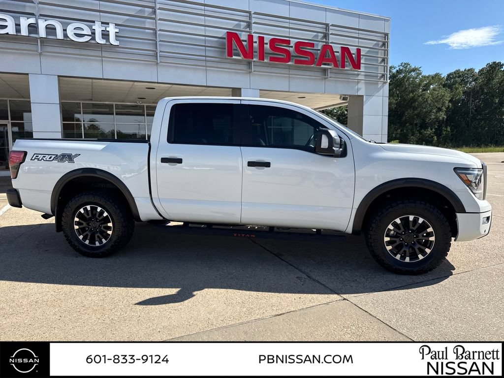 Used 2023 Nissan Titan PRO-4X w/ Pro-4x Convenience Package AWD/4WD image 7