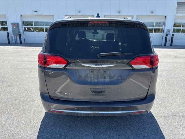 Used 2019 Chrysler Pacifica Touring-L FWD image 3