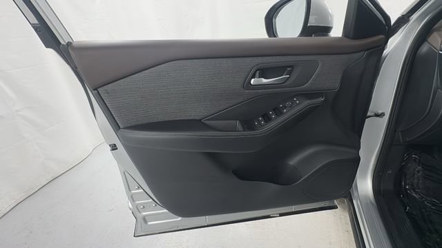 Certified 2023 Nissan Rogue SV image 18