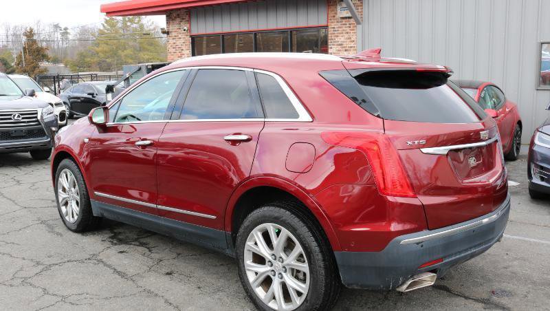 Used 2017 Cadillac XT5 Premium Luxury w/ Driver Assist Package FWD image 5