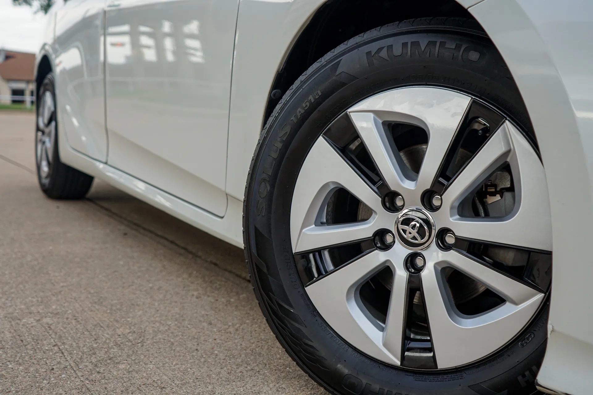 Used 2016 Toyota Prius Three FWD image 8