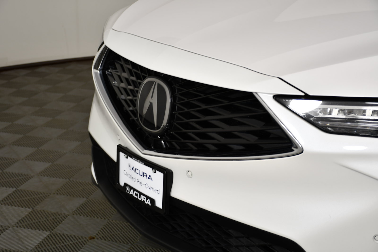 Certified 2025 Acura MDX w/ Technology Package AWD/4WD image 11