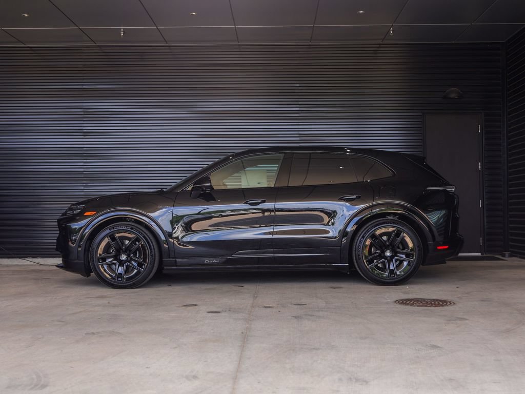 New 2026 Porsche Cayenne Turbo AWD/4WD image 2