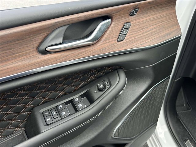 New 2025 Jeep Grand Cherokee Summit w/ Adv Protech Group IV image 21