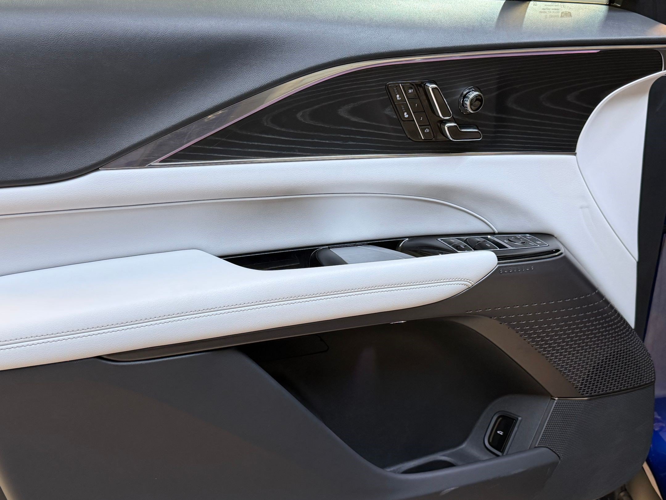 Certified 2024 Cadillac Lyriq Sport RWD image 12
