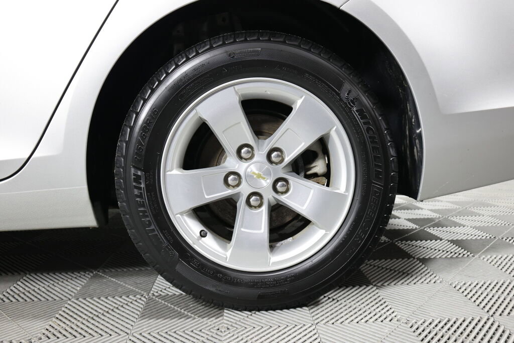 Used 2015 Chevrolet Malibu LT FWD image 8