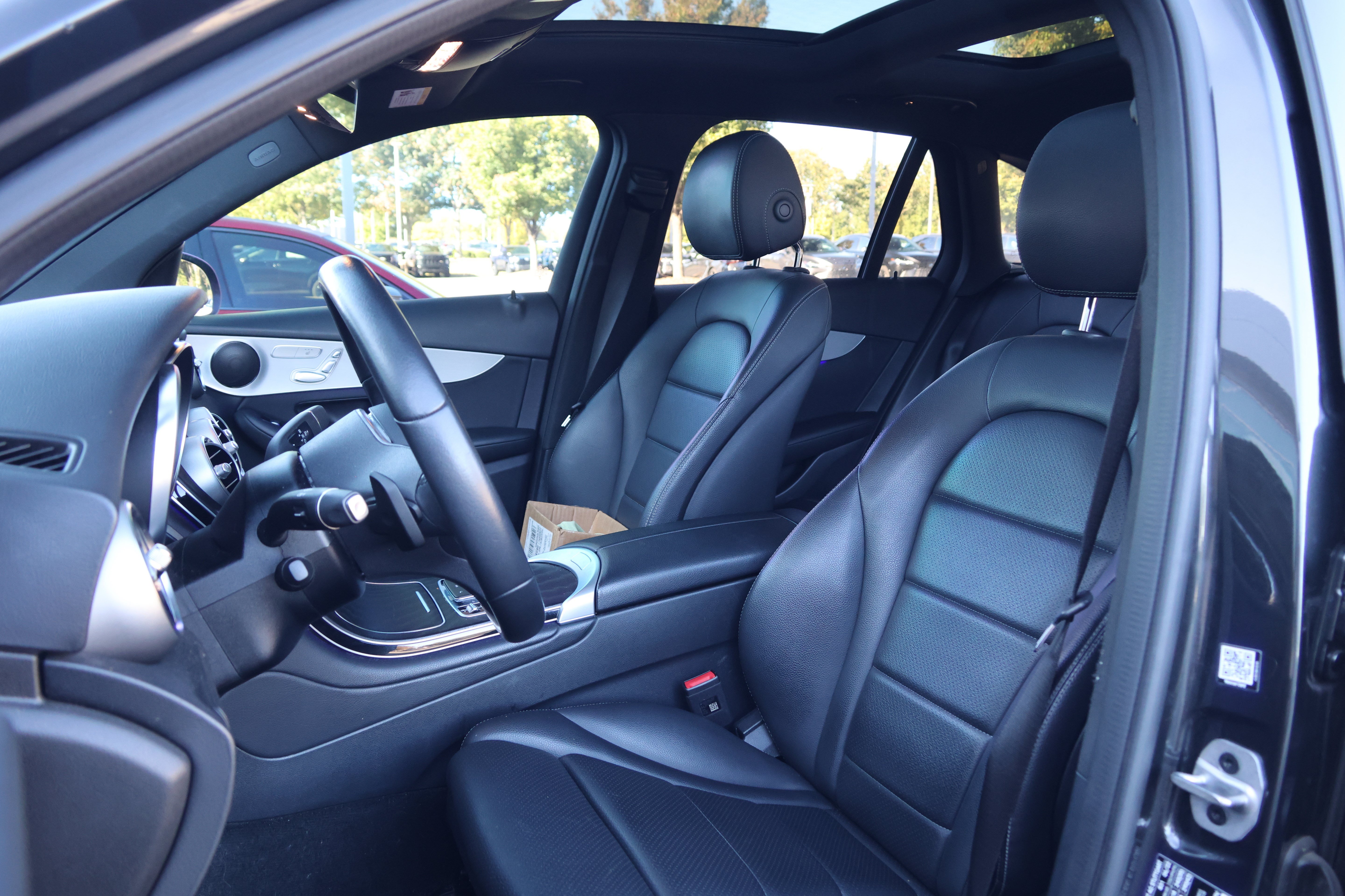 Used 2022 Mercedes-Benz GLC 300 image 31