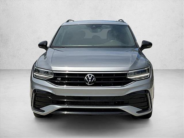 Used 2024 Volkswagen Tiguan SE R-Line FWD image 2