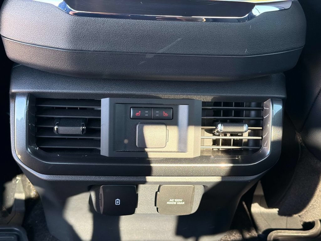 Used 2023 Ford F150 Lariat w/ Equipment Group 502A High AWD/4WD image 18