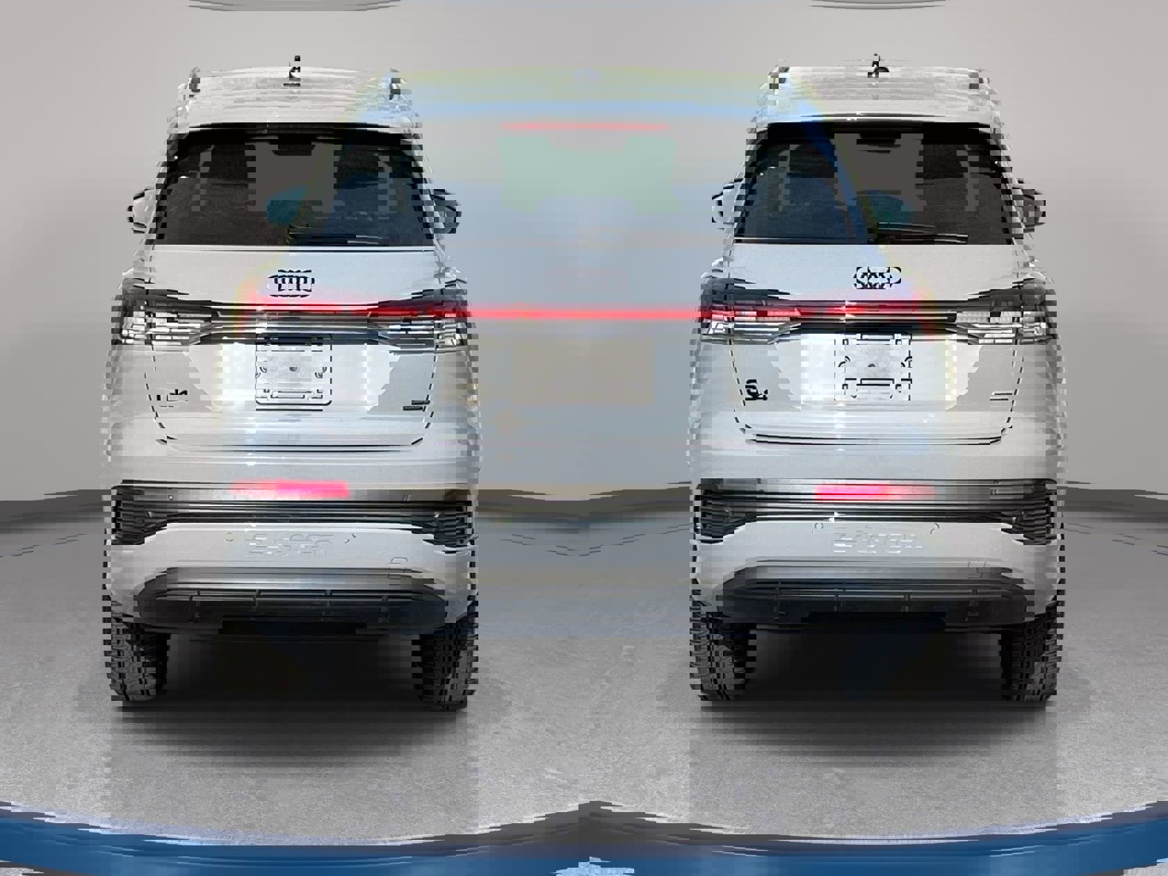 Used 2024 Audi Q4 e-tron Prestige image 6