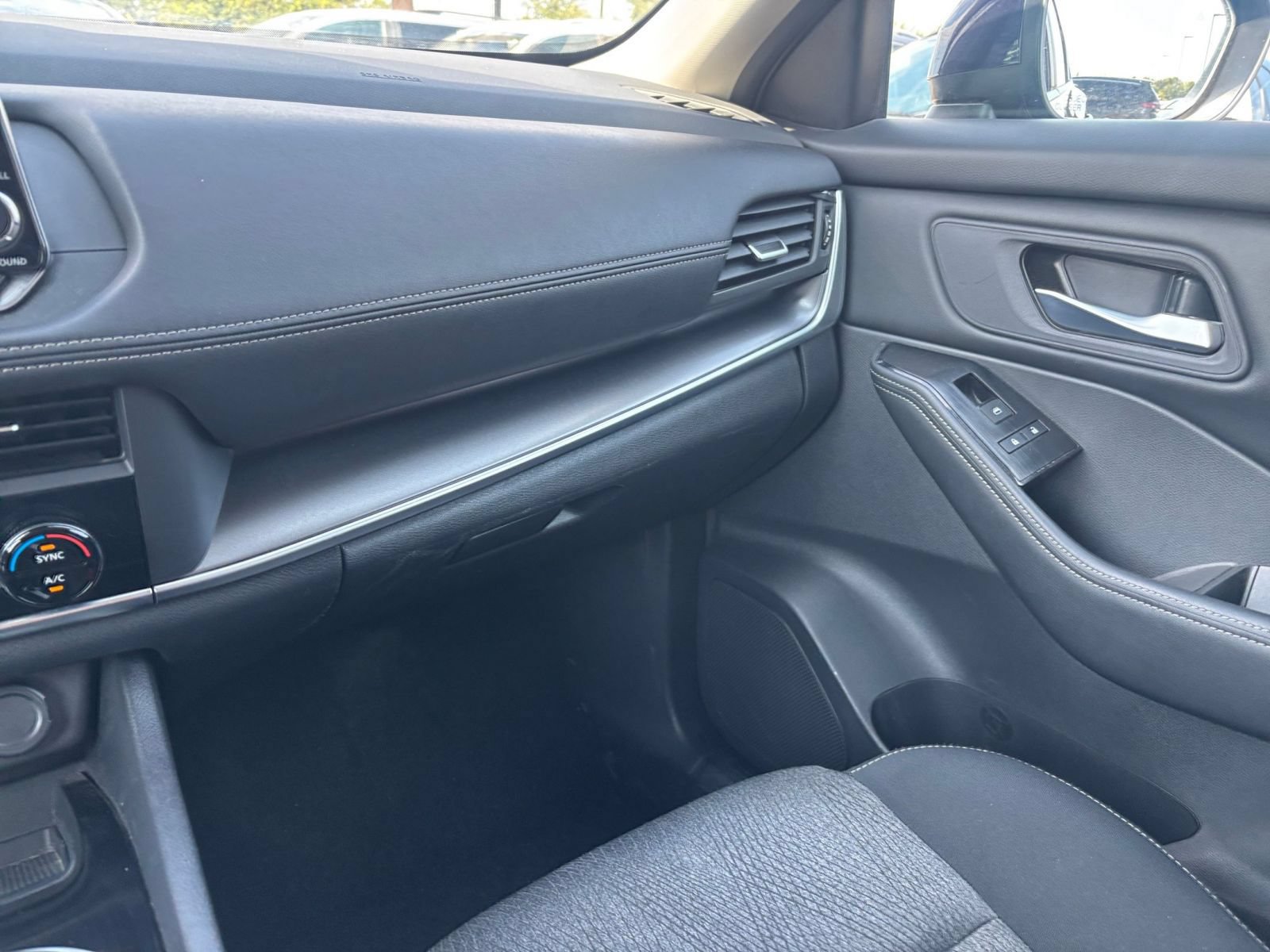 Used 2026 Nissan Rogue SV AWD/4WD image 36