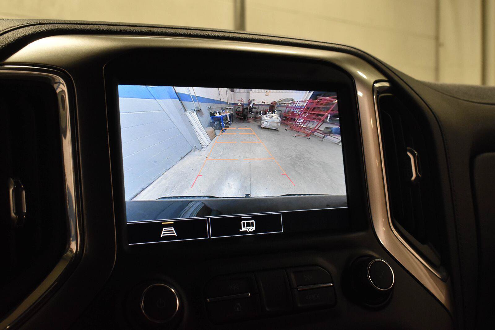 Used 2021 Chevrolet Silverado 1500 LT Trail Boss w/ Convenience Package II AWD/4WD image 16