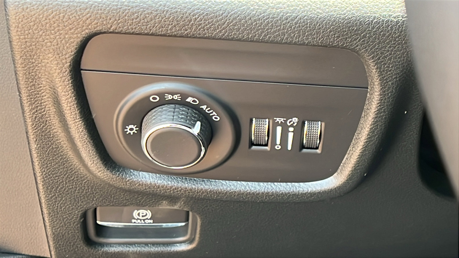 New 2025 Jeep Grand Cherokee 4WD image 23