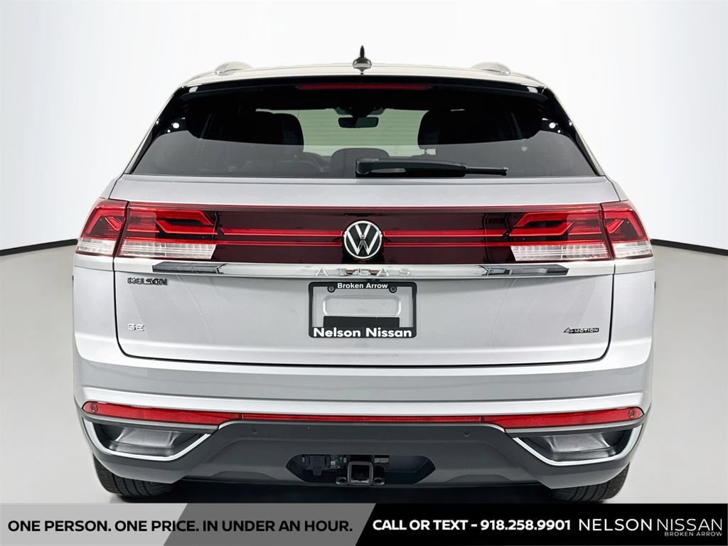 Used 2024 Volkswagen Atlas Cross Sport SE AWD/4WD image 6