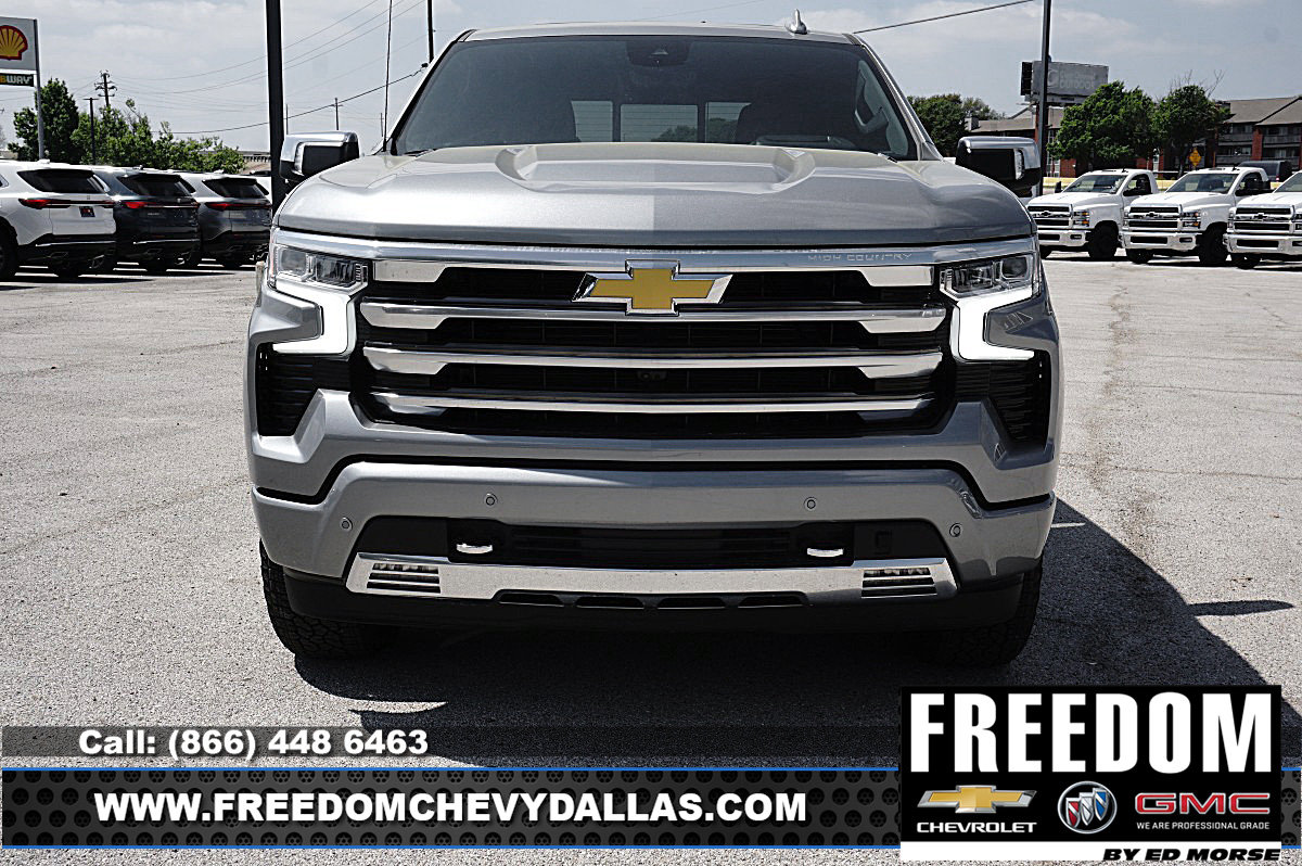 New 2025 Chevrolet Silverado 1500 High Country w/ Technology Package AWD/4WD image 2