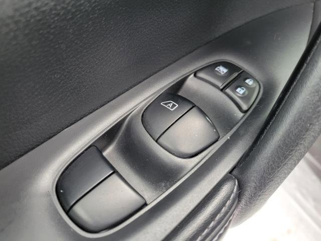 Used 2020 Nissan Rogue SL w/ Premium Package image 16