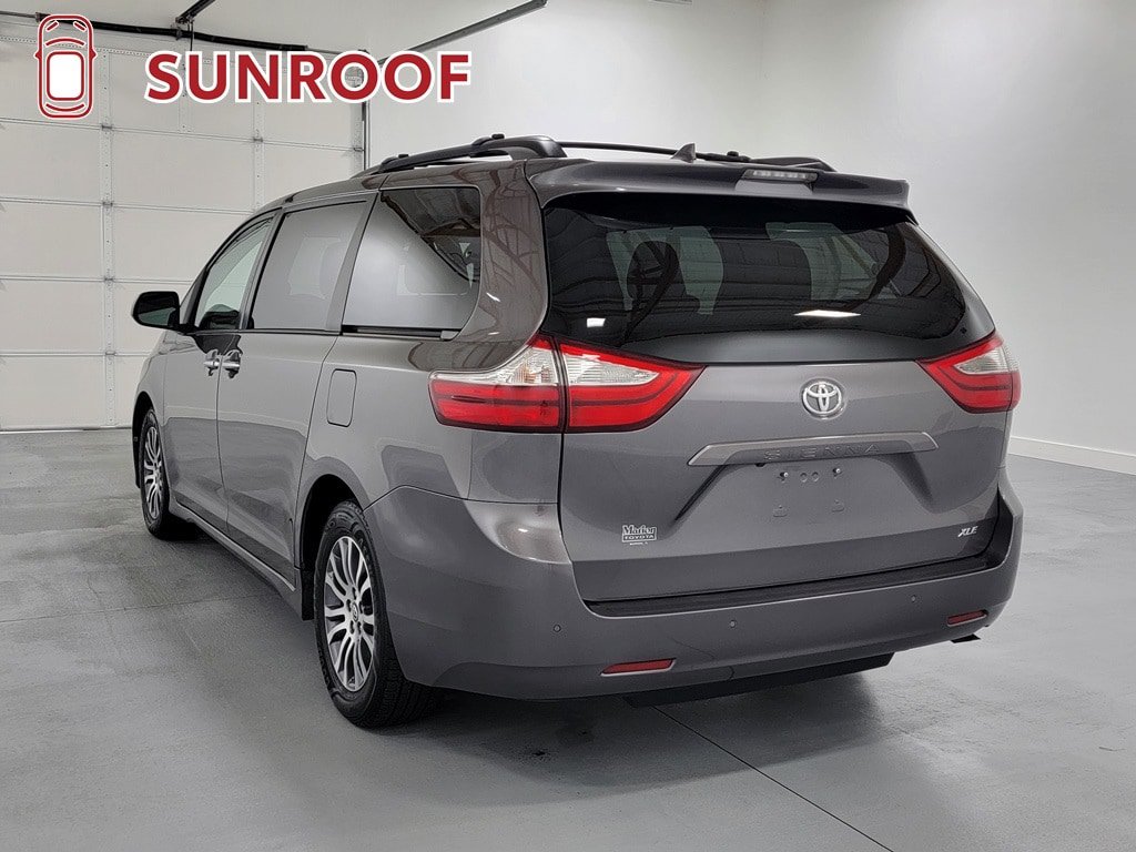 Used 2019 Toyota Sienna XLE Premium FWD image 6