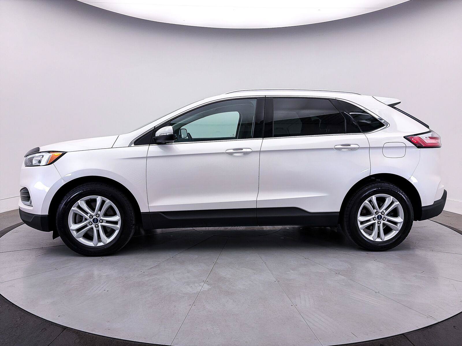 Used 2019 Ford Edge SEL w/ Cold Weather Package AWD/4WD image 39