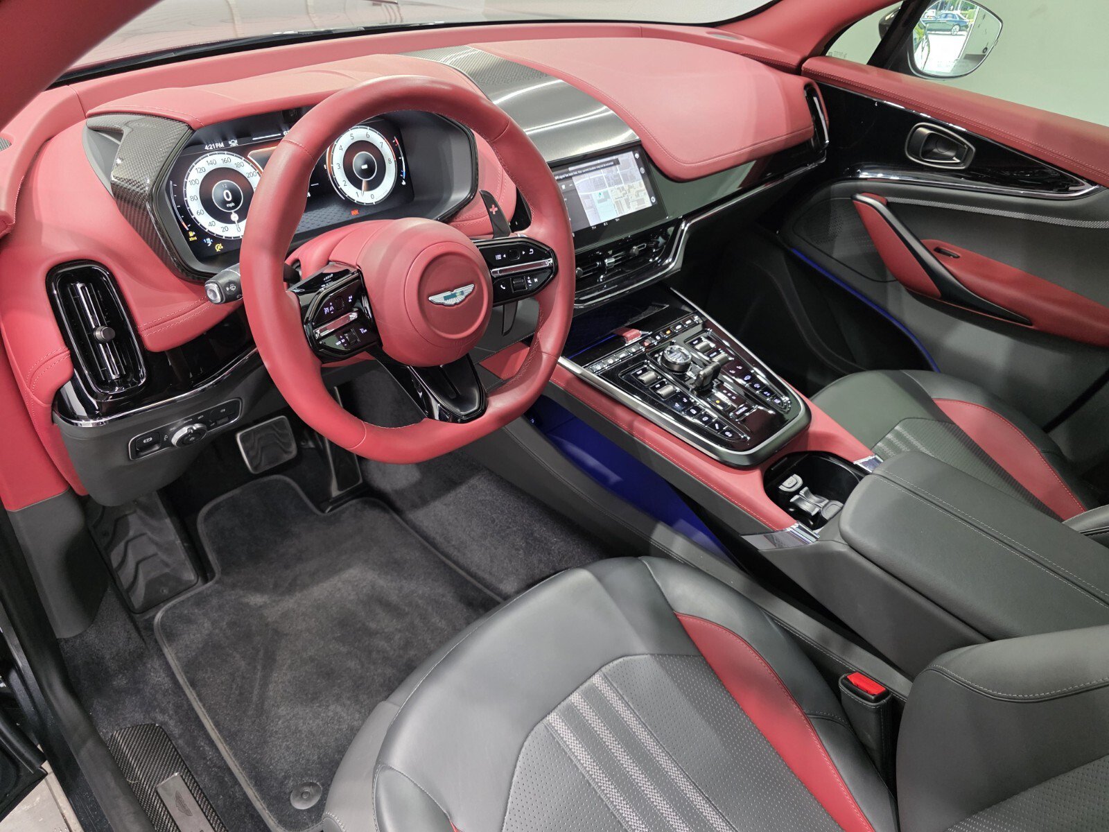 Used 2025 Aston Martin DBX 707 AWD/4WD image 3