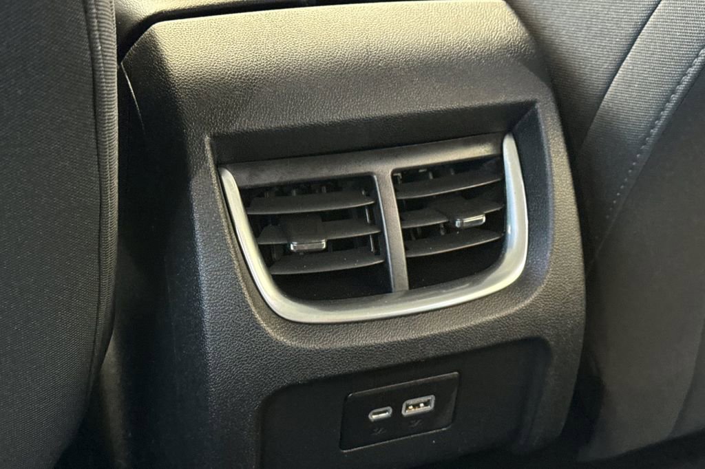 Used 2019 Chevrolet Blazer LT image 16