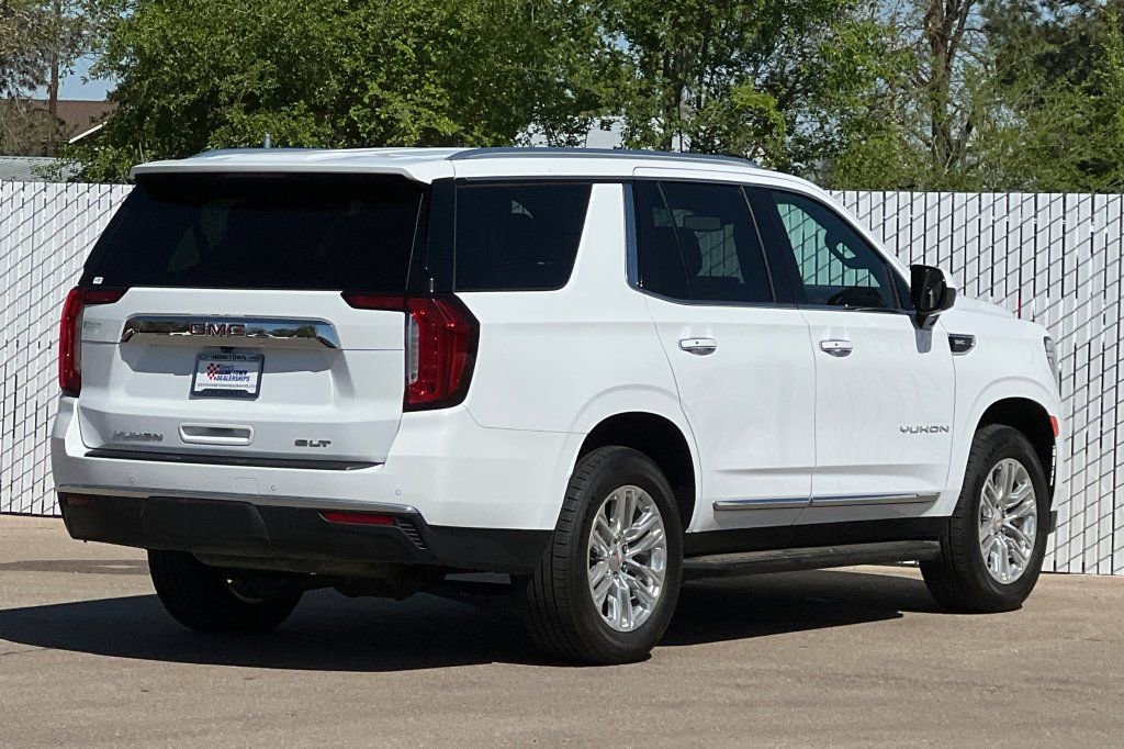 Used 2024 GMC Yukon SLT AWD/4WD image 4