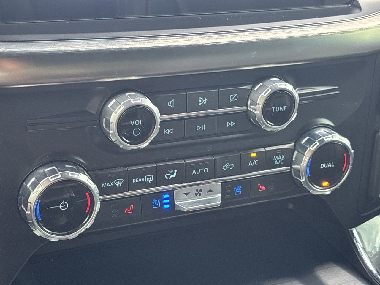 Used 2023 Ford F150 Lariat w/ Equipment Group 502A High image 24