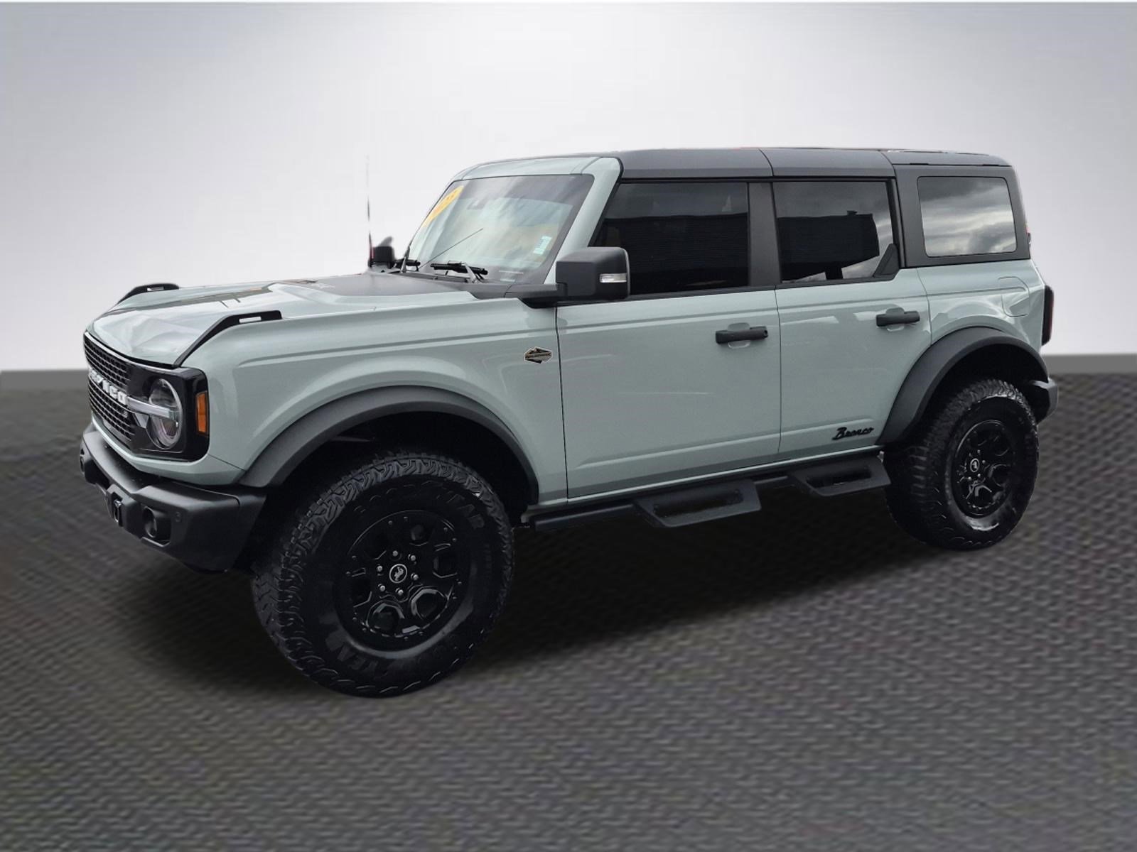 Used 2023 Ford Bronco Wildtrak image 2