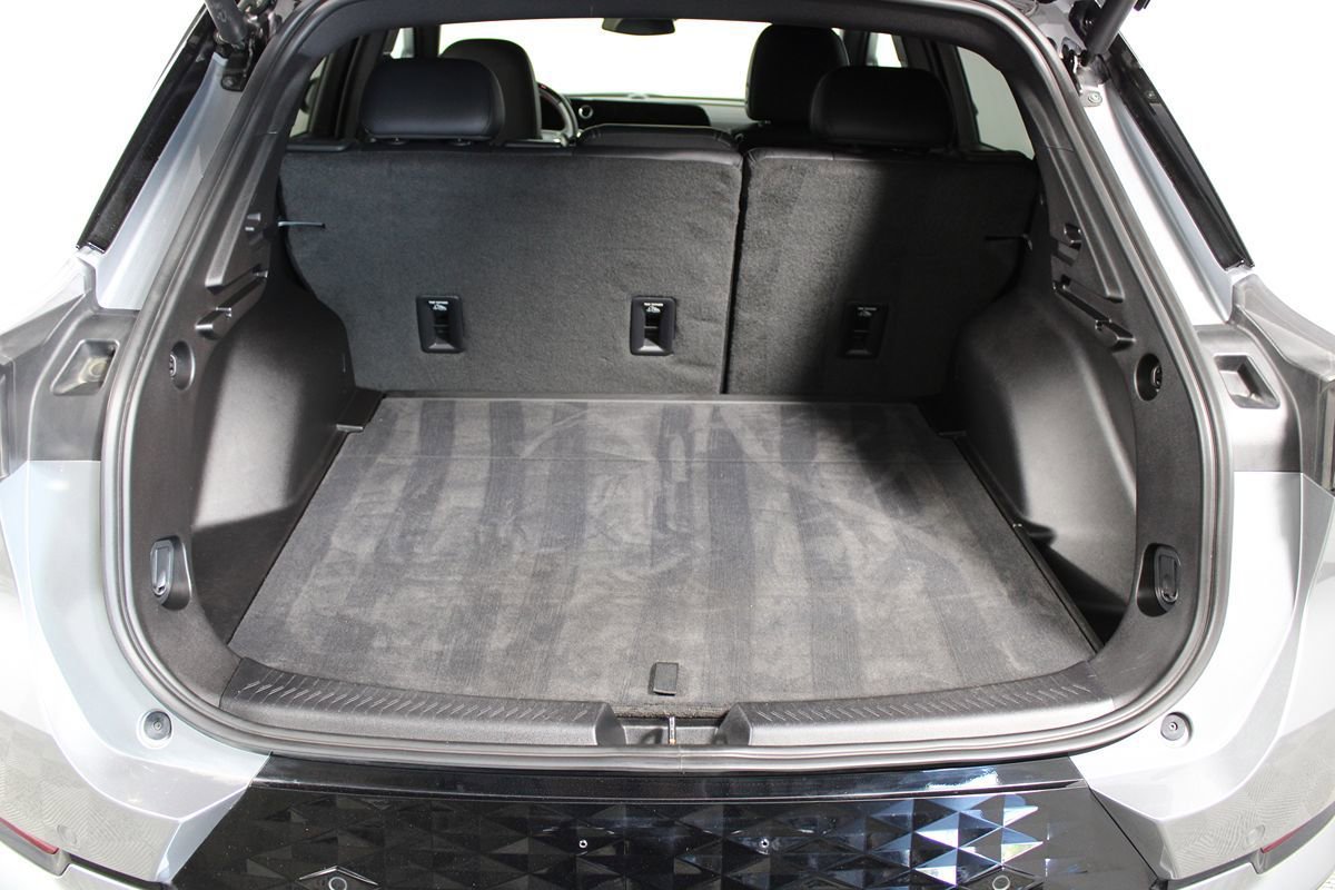 Used 2024 Chevrolet Equinox EV RS FWD image 32