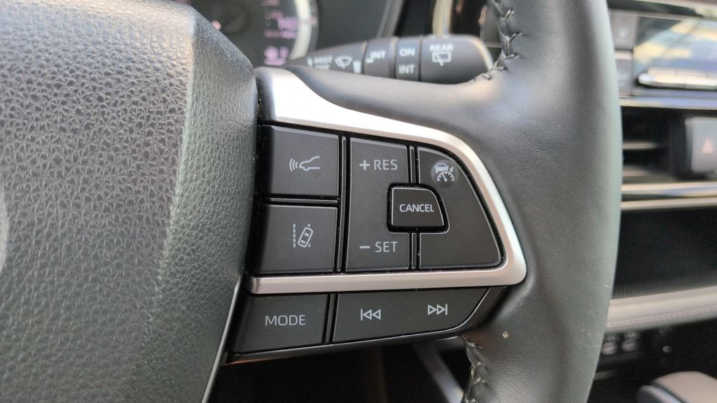 Used 2023 Toyota Highlander LE FWD image 20
