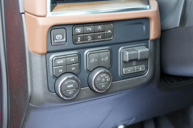 New 2026 Chevrolet Suburban High Country AWD/4WD image 15