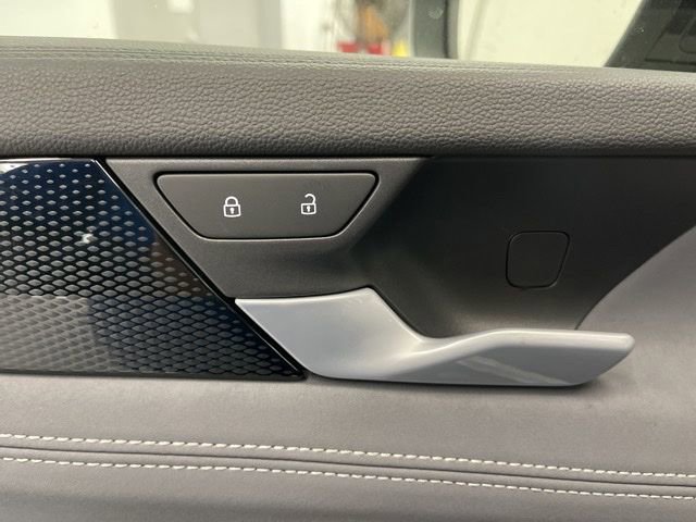 New 2025 Volkswagen Tiguan SE R-Line image 28