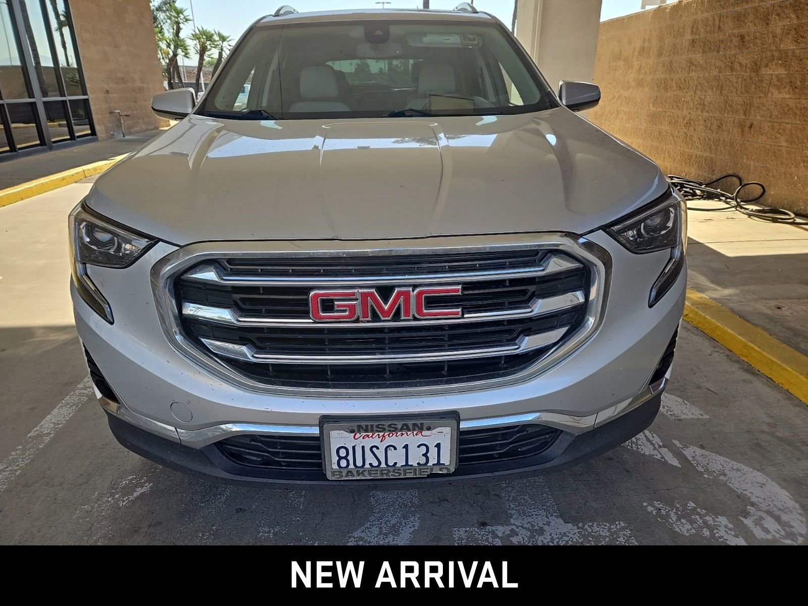 Used 2018 GMC Terrain SLT w/ Preferred Package FWD image 2