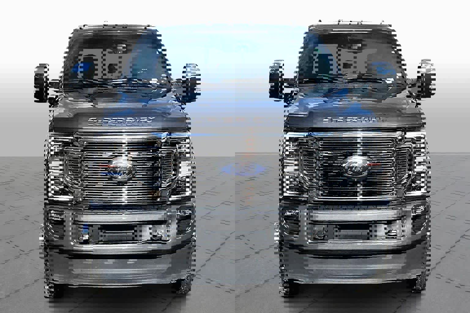 Used 2022 Ford F350 Platinum w/ FX4 Off-Road Package image 3