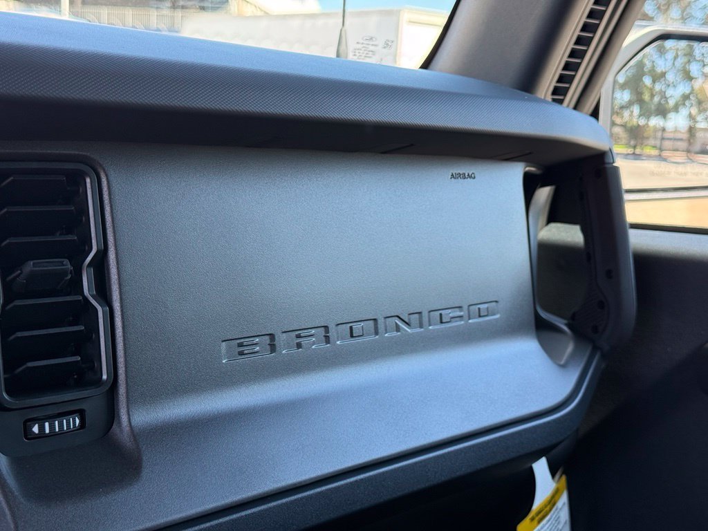 New 2026 Ford Bronco Badlands w/ Sasquatch Package AWD/4WD image 8