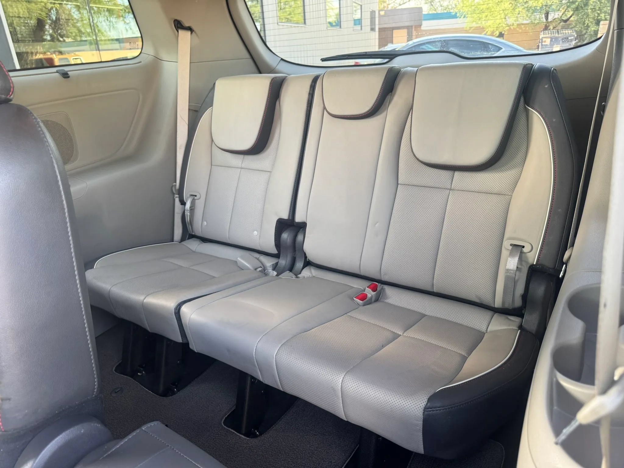 Used 2017 Kia Sedona LX w/ LX Essentials Premium Package FWD image 31