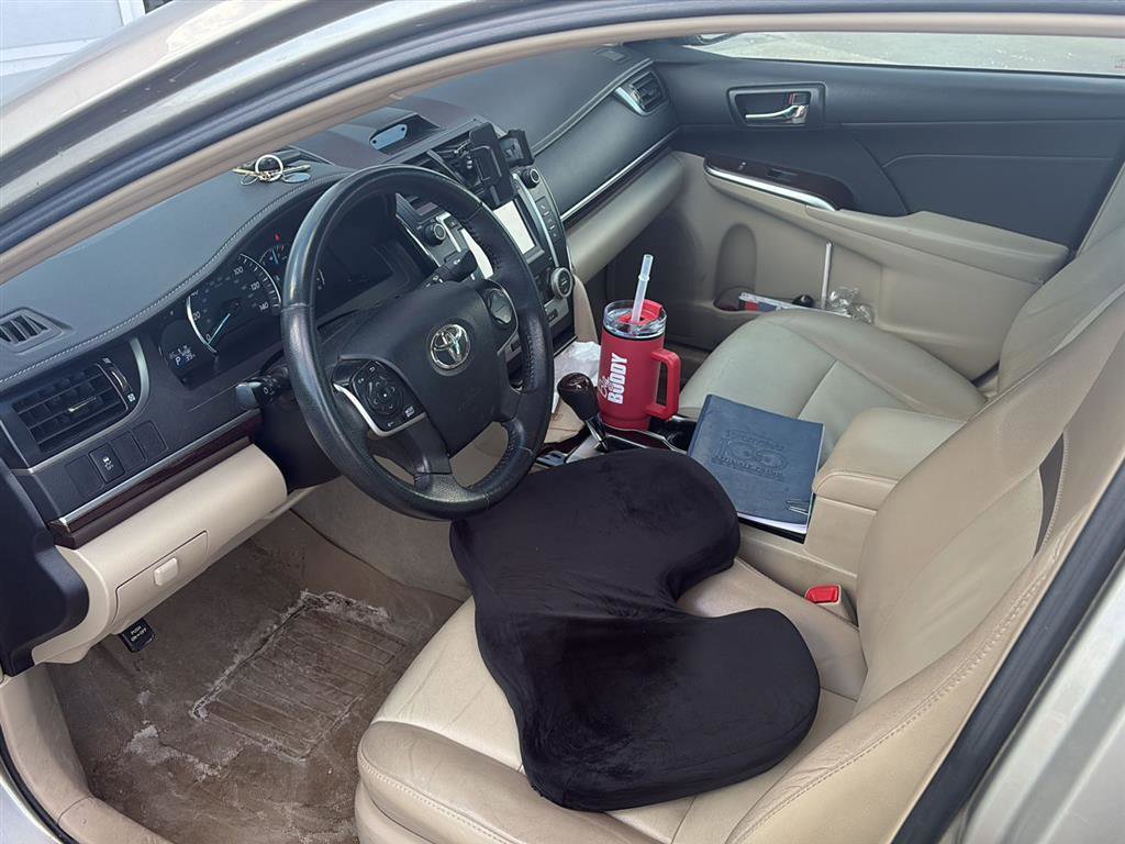 Used 2014 Toyota Camry XLE image 18